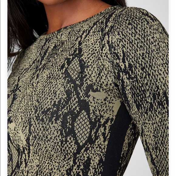 Fabletics Kamila Seamless L/S Top - Picture 2 of 5